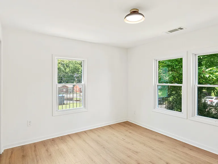 149 Edwards St NW — Photo 22