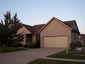 3rd image of 402 Kingston Dr