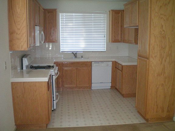 5th image of 4187 Famoso Ln