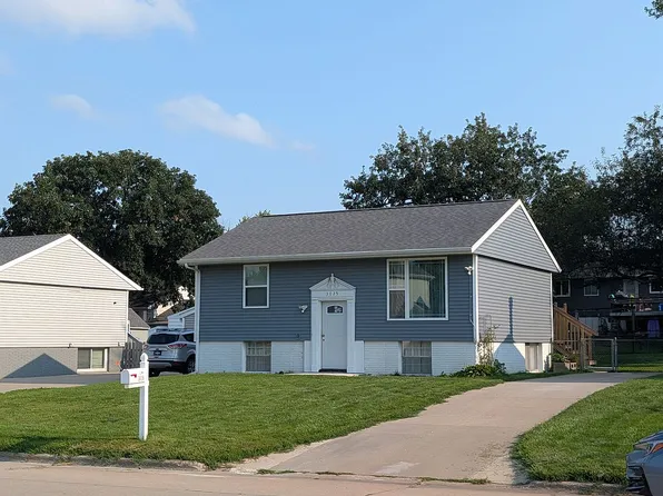 3025 29th Ave SW, Cedar Rapids, IA 52404
