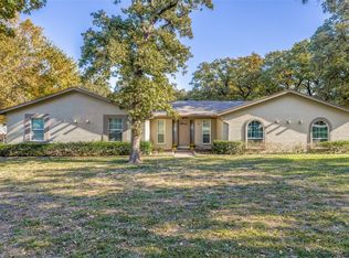 16 Spring Oaks Rd, Burleson, TX 76028