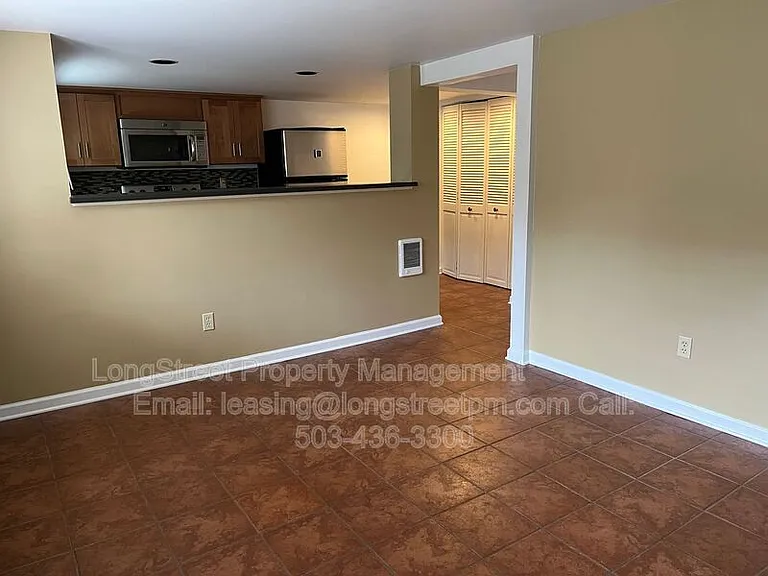 6915 N Philadelphia Ave — Photo 2