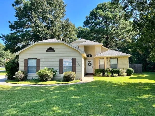 102 Saint Ives Dr, Savannah, GA 31419