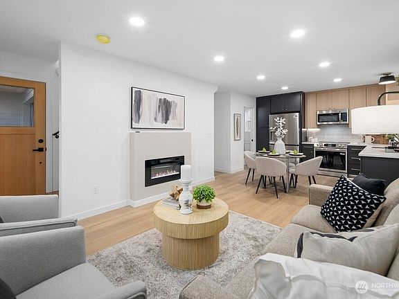 5th image of 3215 22nd Avenue S