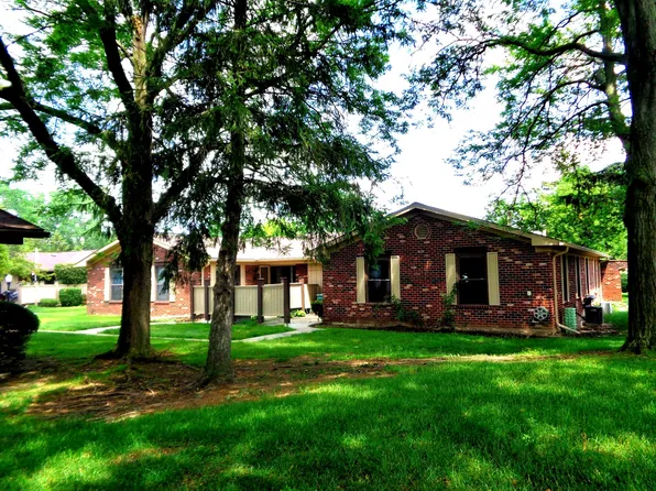 2769 Roundtree Dr, Troy, MI 48083