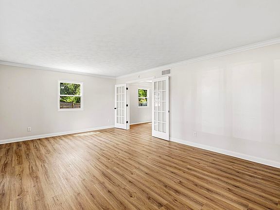 4th image of 52823 W Cypress Cir