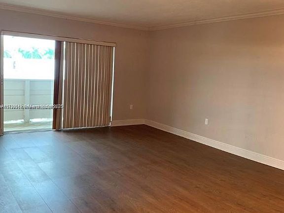 5th image of 1205 Mariposa Ave APT 411