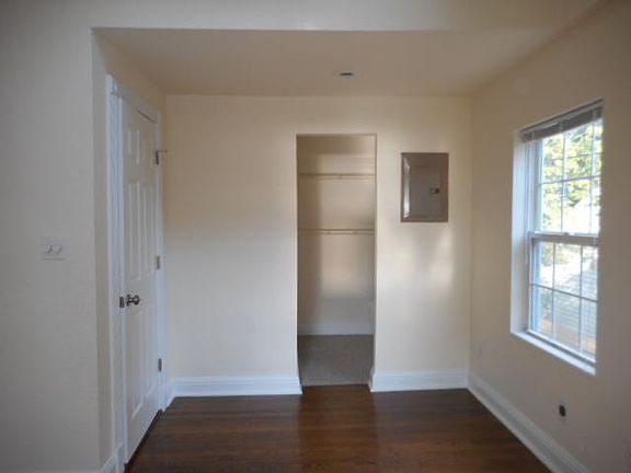 5th image of 1300 N Sunrise Dr