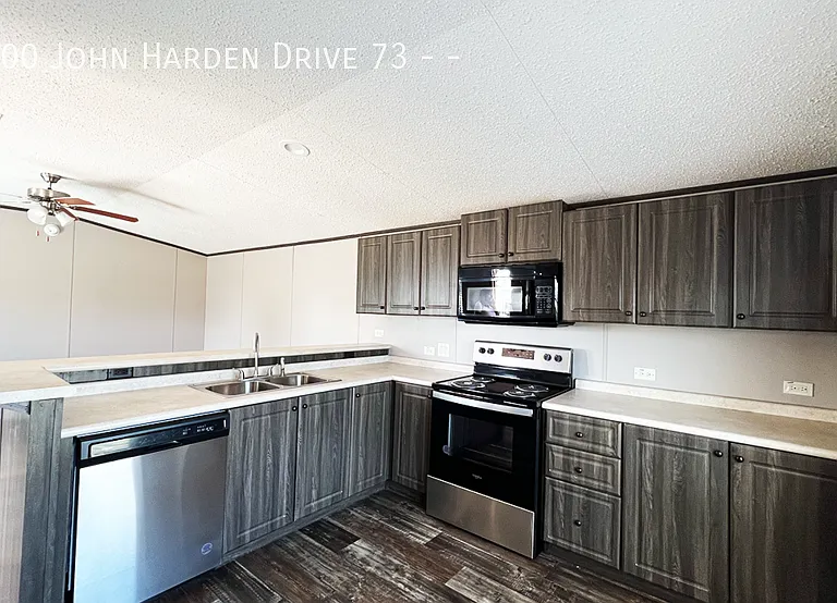 3000 John Harden Dr #73 — Photo 3