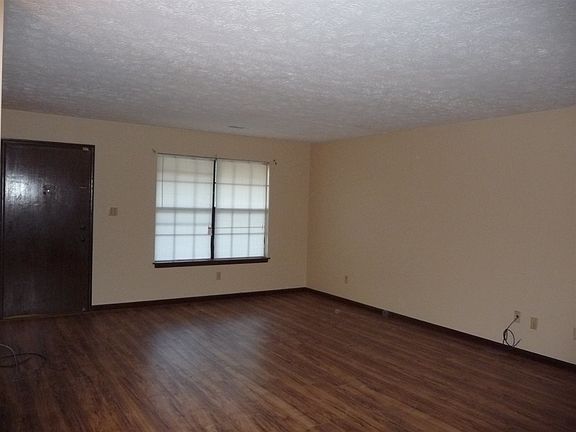 3rd image of 108 Renoir Ln