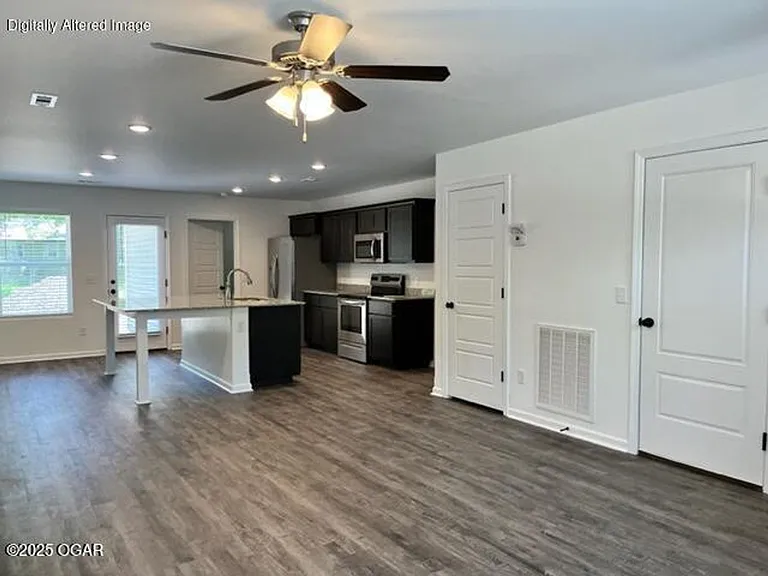 705 N Washington St — Photo 3