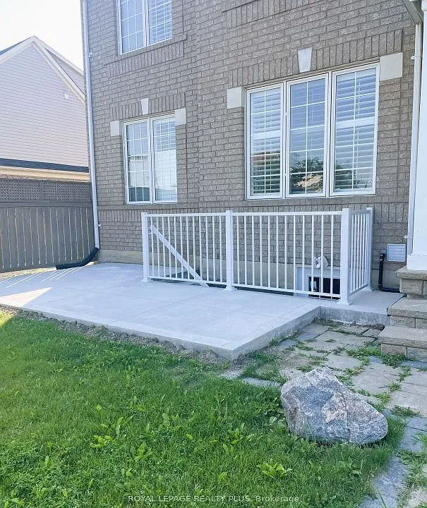 455 Trudeau Dr #BASEMENT
