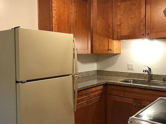5th image of 649 Blythe Ct APT 2