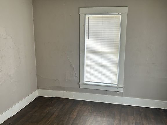 5th image of 1519 Allen St