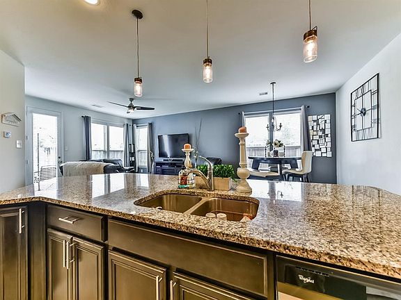 3rd image of 2816 Scandicci Ln