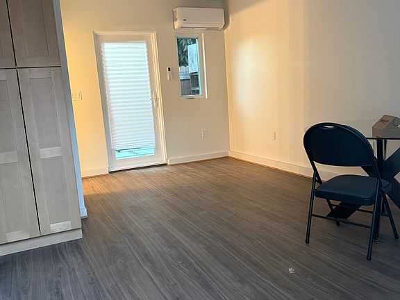 4th image of 4323 Berenice Ave
