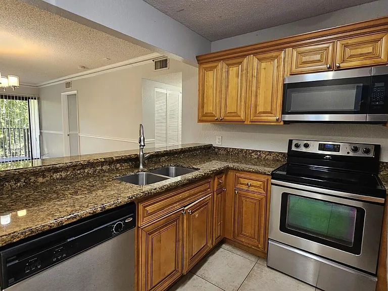 1701 Balfour Point Dr #G — Photo 5