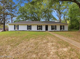 1201 Rockingham Dr, Clinton, MS 39056