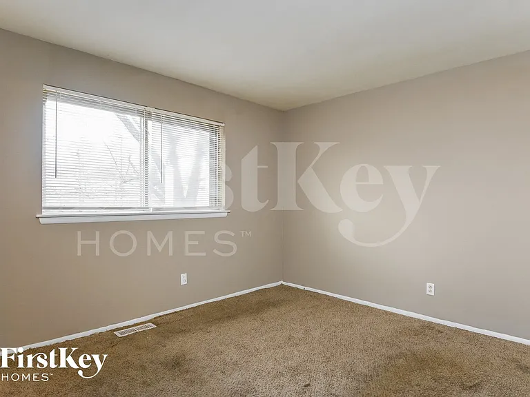 5323 Ville Cecelia Ln — Photo 10