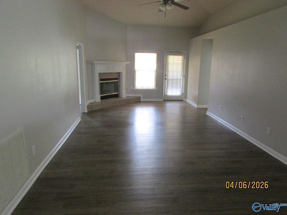 5th image of 226 Shadow Ct SW