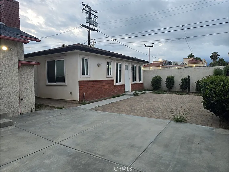 205 E Bencamp St — Photo 4