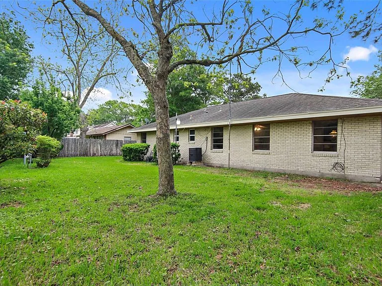 2610 Meadow Ln — Photo 11
