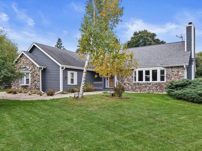 N67W30854 Golf ROAD, Hartland, WI, 53029