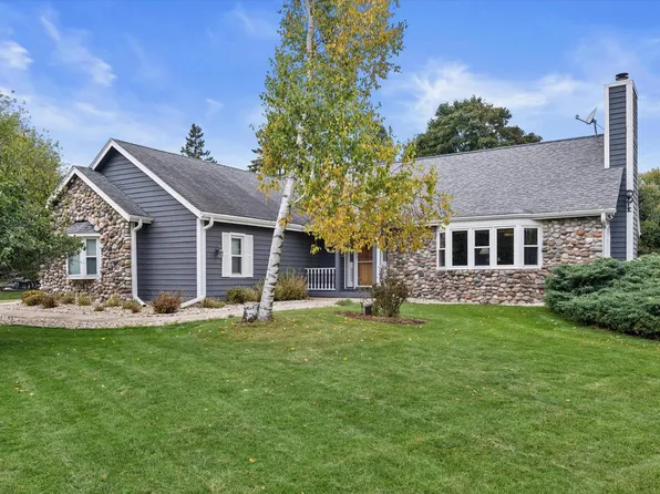 N67W30854 Golf ROAD, Hartland, WI 53029