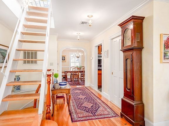 4th image of 137 Pembroke St #3