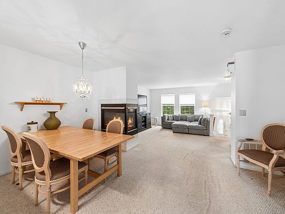 2nd image of 602 Holiday Ln