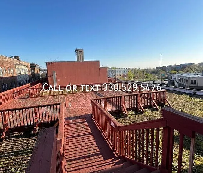 2404 Prospect Ave — Photo 4