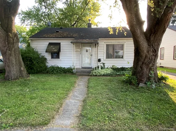 3255 Goodrich St, Ferndale, MI 48220