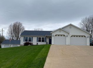 16031 Greenland Dr, Morrison, IL 61270