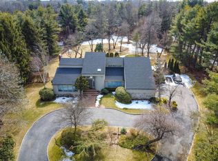 1 Meadow Lark Ln, Oyster Bay, NY 11771