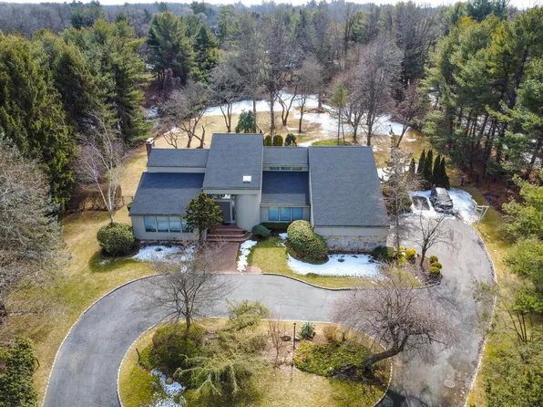 1 Meadowlark Lane, Oyster Bay Cove, NY 11771