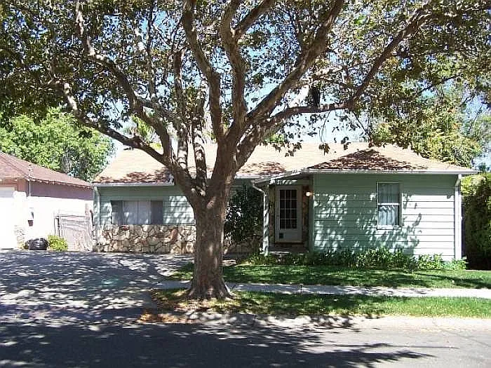 58 Mae Ave photo 1