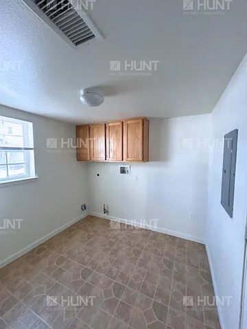 4022 Hemlock Ct — Photo 4