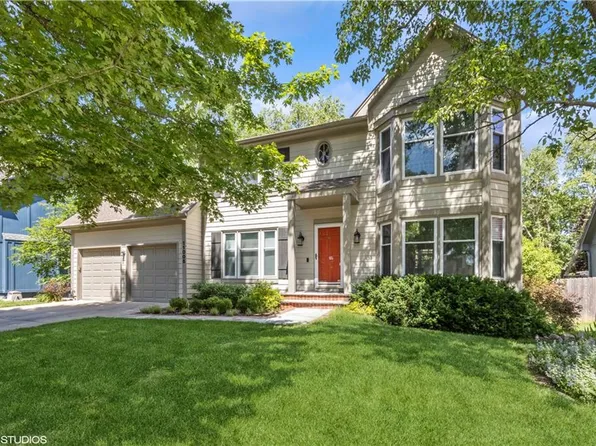 11005 Cottonwood St, Lenexa, KS 66215