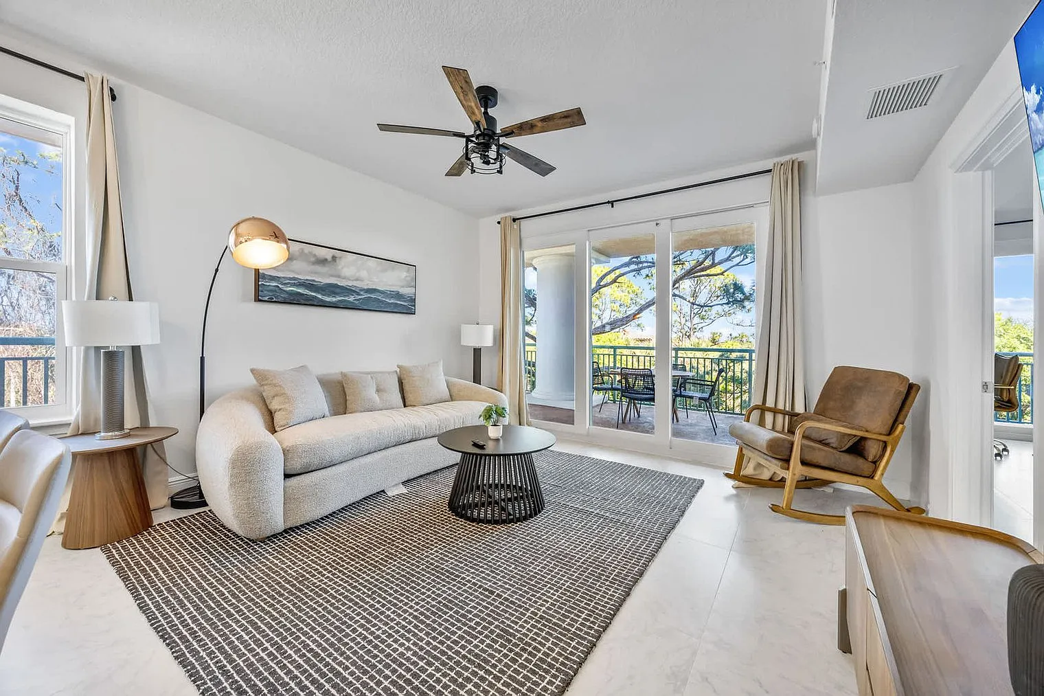 5 bed, 5.0 bath, 2960 sqft, $8,874 — Photo 1