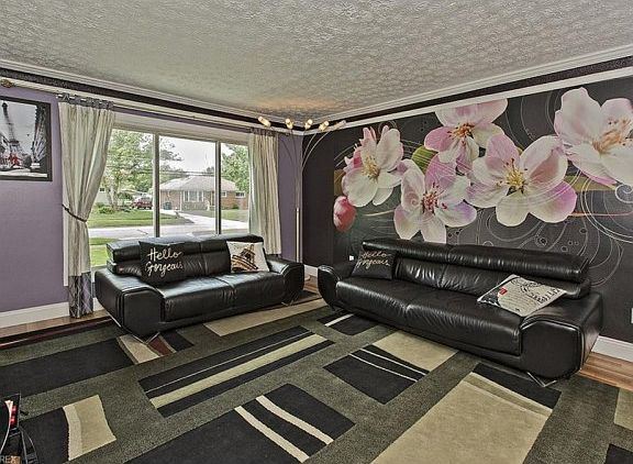 2nd image of 10940 Glamer Dr