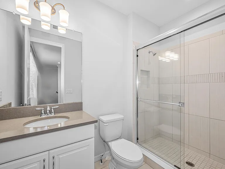 41-web-or-mls-Apartment Bathroom 1aSSR_06112026