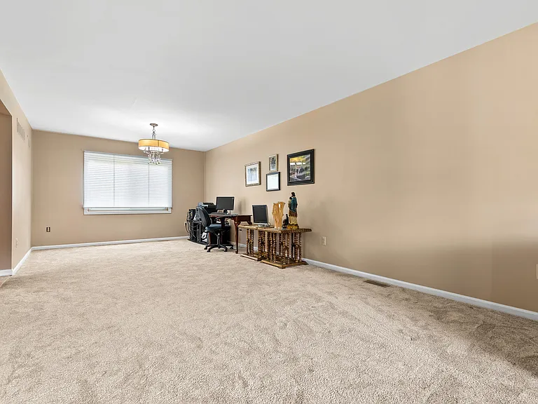 6710 Westpointe Dr — Photo 7