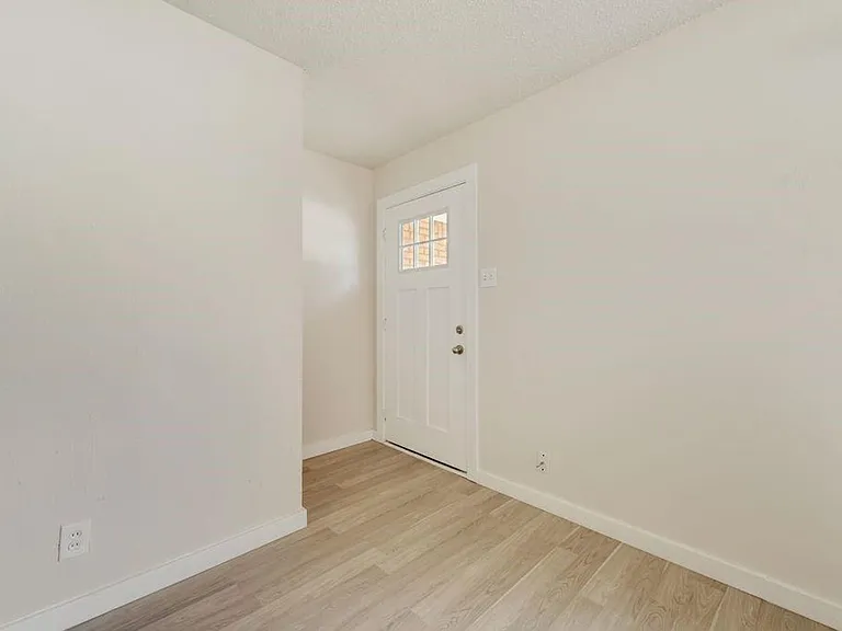 4626 Utah Ave — Photo 2