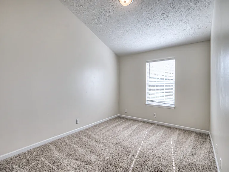 4325 Aurora Cir — Photo 21