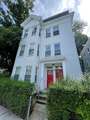 322 Beacon St #1B Photo 1