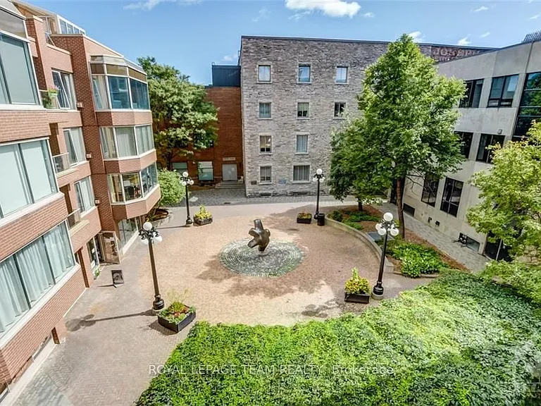 10 Clarence St #3 — Photo 20
