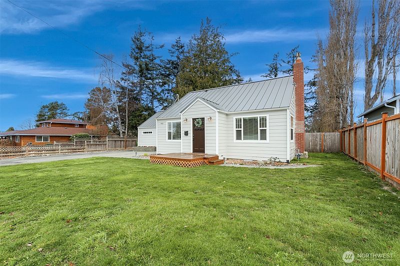 3rd image of 950 SE 4th Avenue