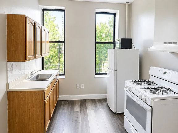 2nd image of 1501 Broadway APT 3R