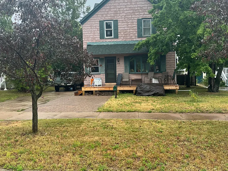 308 Waldo St — Photo 1