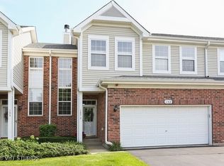 152 Chestnut Hills Cir, Burr Ridge, IL 60527